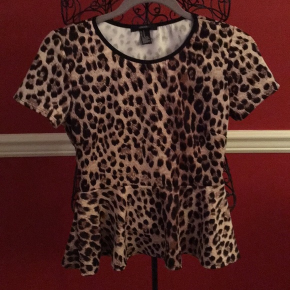 Forever 21 top☀️☀️ - Picture 1 of 2